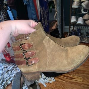 UGG heel booties Women’s size 9
